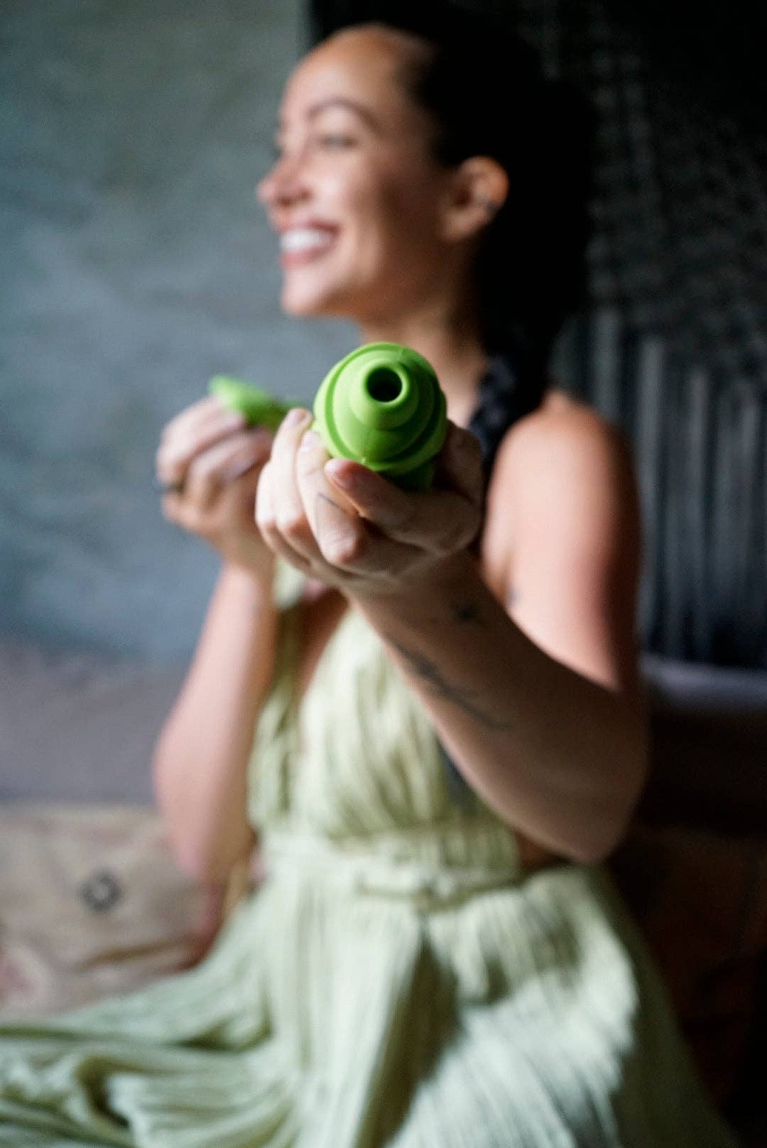 Little Goo – The Suck-o-Saurus Clitoral Stimulator